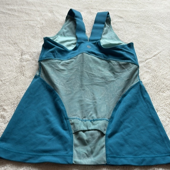 Lululemon Wrap Tank Top – Size 6 | Teal & Mint | Built In Bra| Athleisure - Picture 4 of 5
